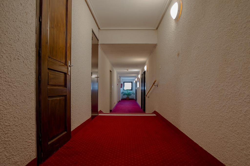 Hotel Le Cairn Les Deux Alpes Exteriör bild